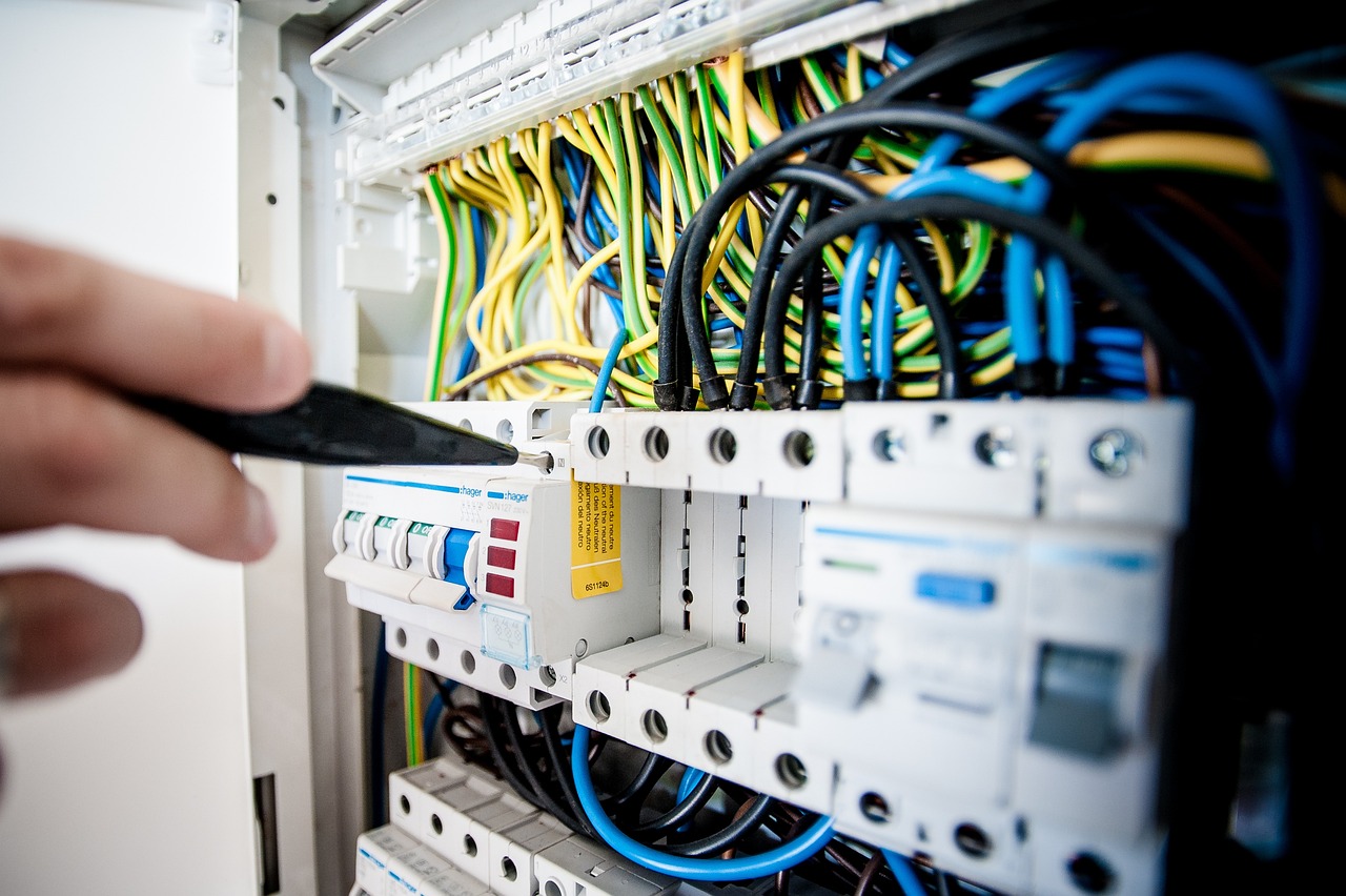 Data and Fibre Optic Installations: